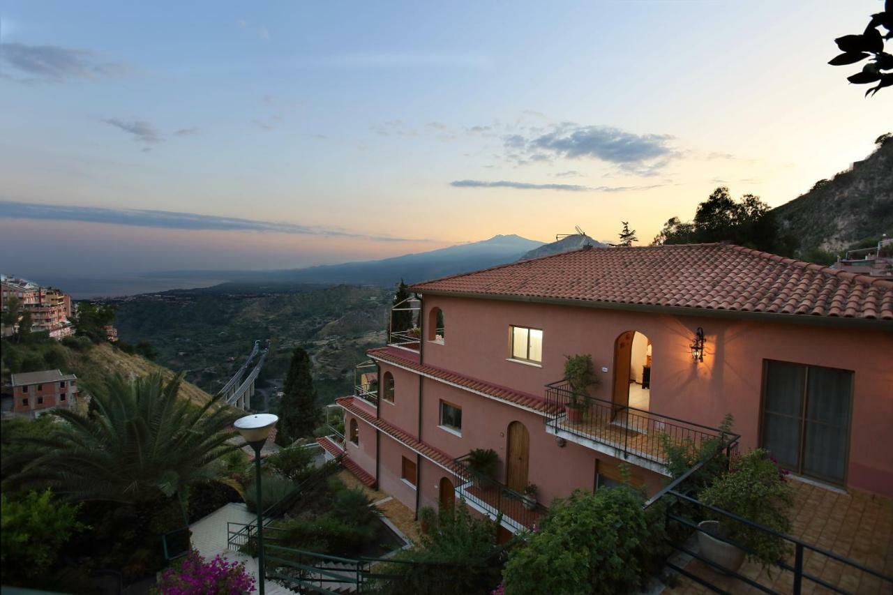 Terrazza Sull'Etna Holidays Apartment Taormina Bagian luar foto