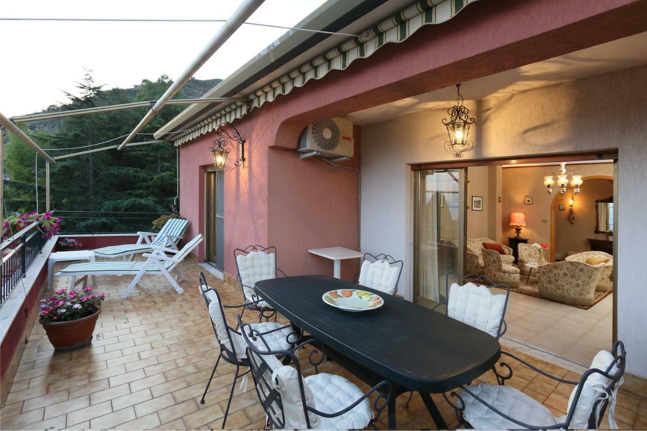 Terrazza Sull'Etna Holidays Apartment Taormina Bagian luar foto